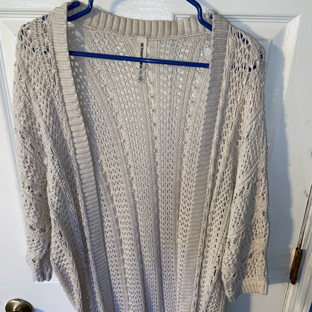 Bethany Mota sweater